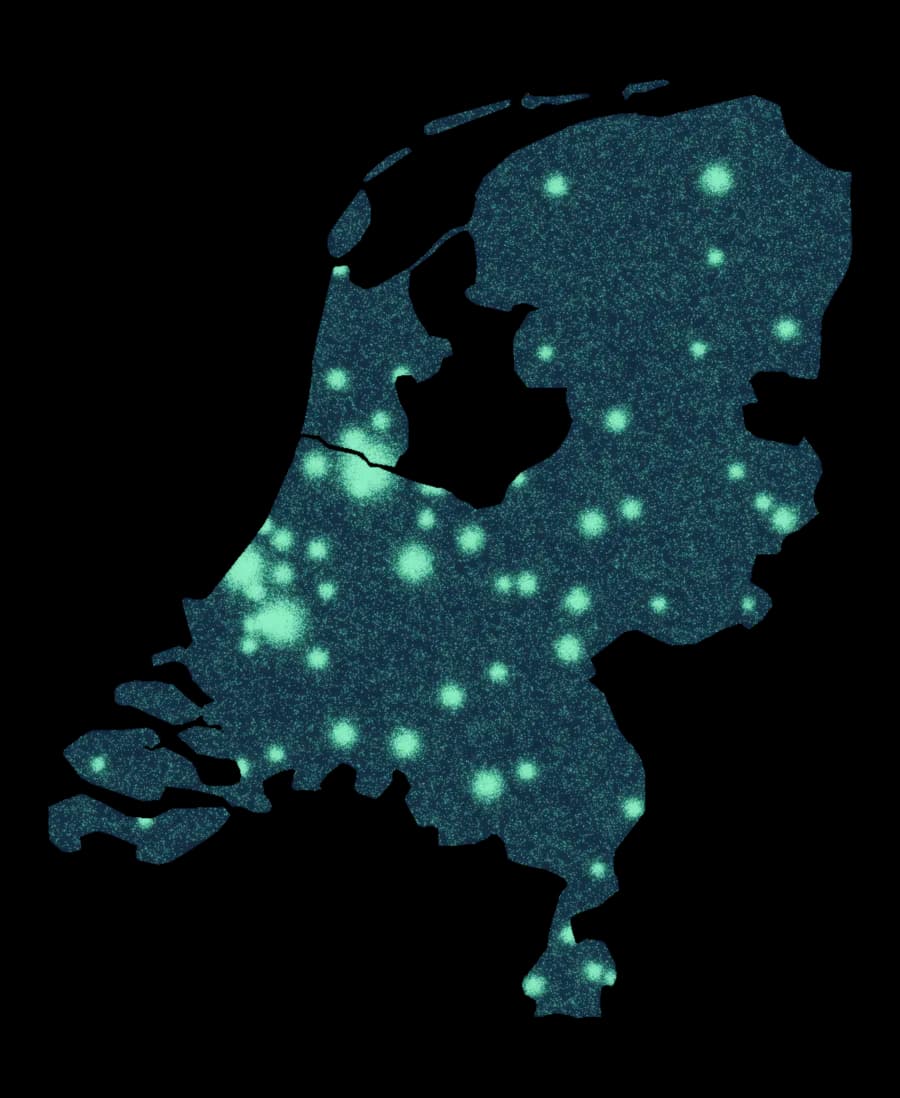 Kaart van Nederland waarin de ruim 7 miljoen huishoudens die vorig jaar niet overstapten als oplichtende lichtjes zijn weergegeven, dichter rond de grote steden (illustratief)